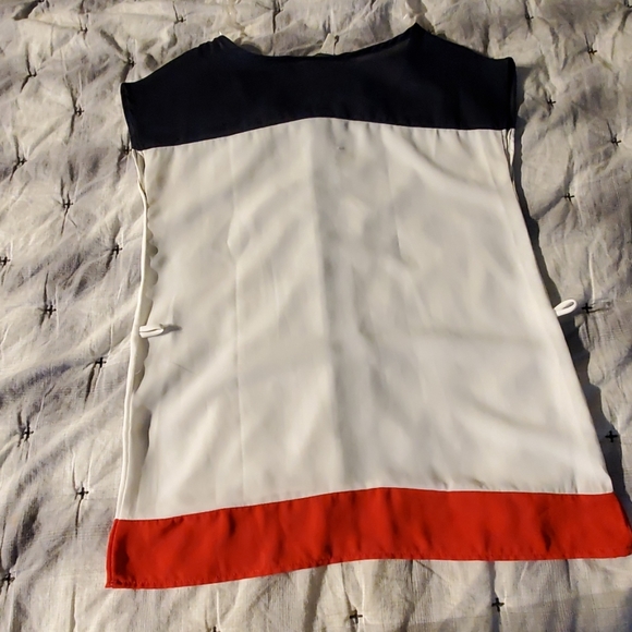 Top - Picture 2 of 2